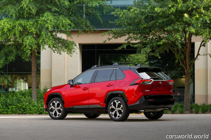 Он Понятия Не Имел, Что Toyota Продает Данные О Его Вождении Страховщикам, И Теперь Подает В Суд на Carscoops